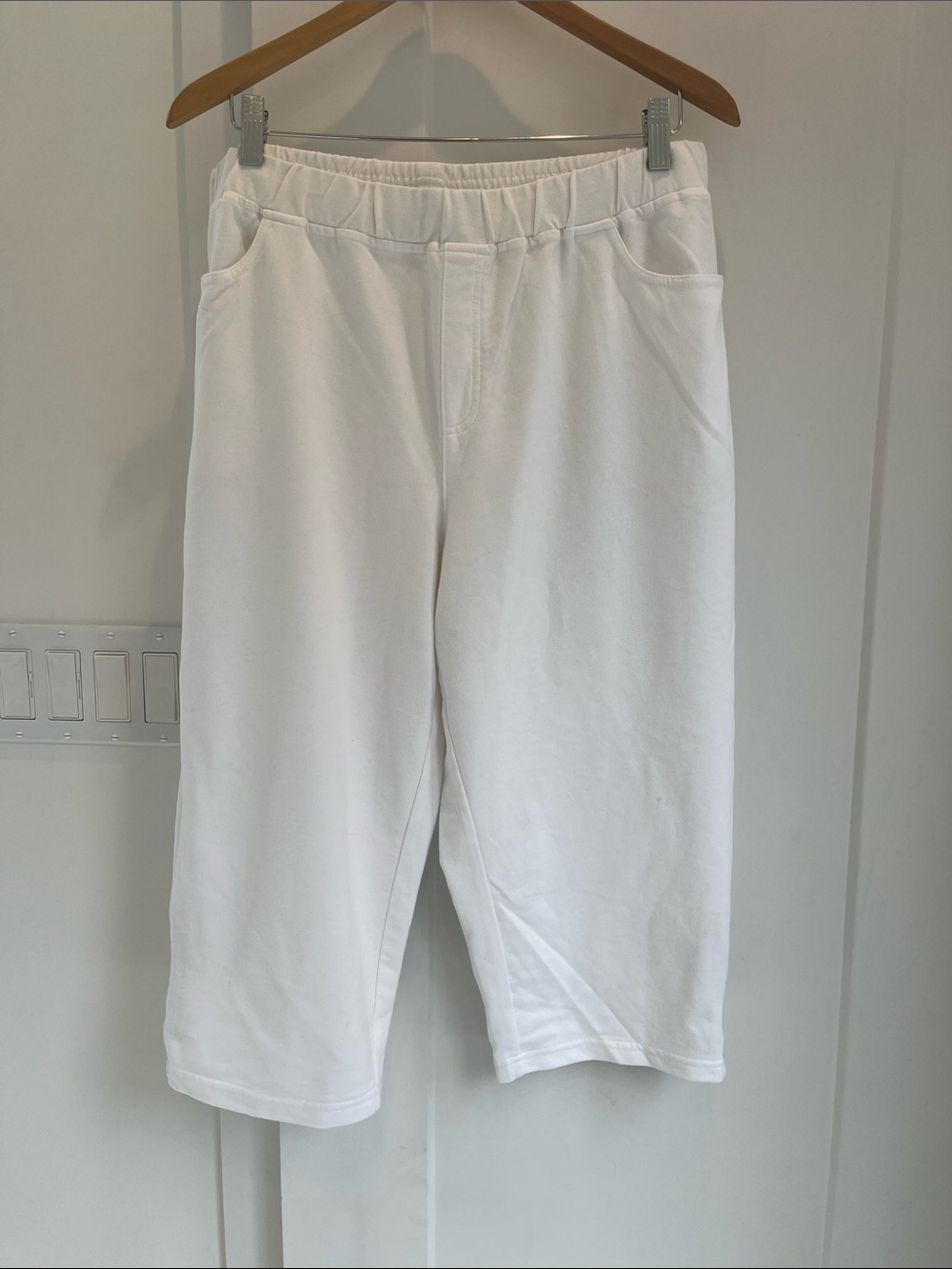 Quacker Factory White Anchors Away Gold Rhinestone Bling Ankle Zip Crop Pants L